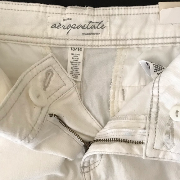 Aeropostale Shorts size 13/14 off white bermuda’s - Picture 3 of 3